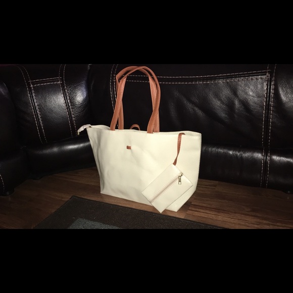 Woman’s purse brand new 🤍 - Picture 2 of 3